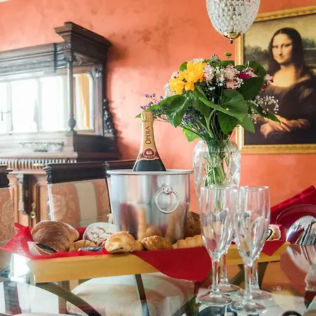 Lo Specchio Sul - The House Of Travelers 公寓