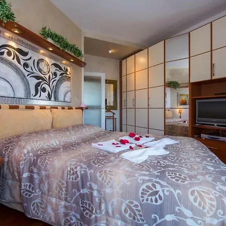 Apartment Lo Specchio Sul - The House Of Travelers