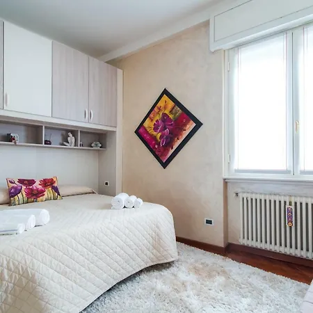 公寓 Lo Specchio Sul - The House Of Travelers