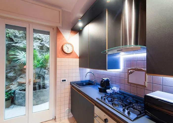 Lo Specchio Sul - The House Of Travelers Appartamento *